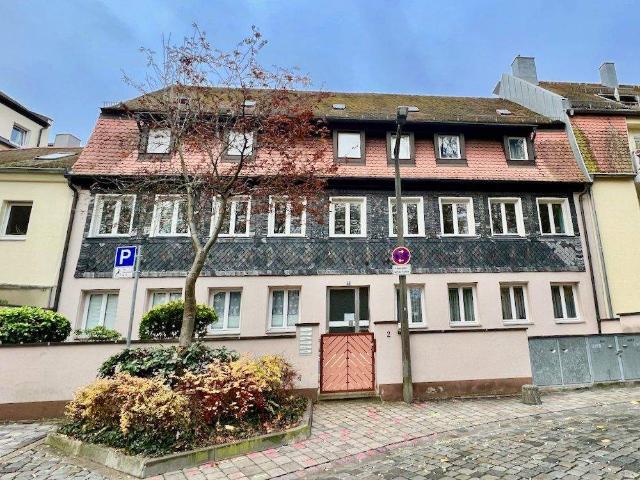 Schönes 5 bis 6 Parteienhaus im Herzen von Fürth