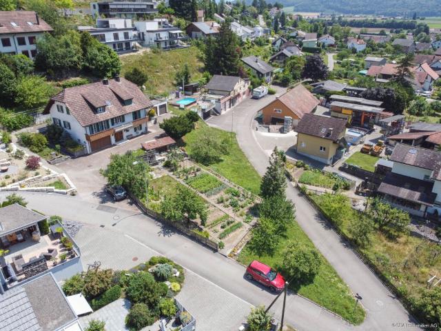 Schönes 7.5 Zimmer Einfamilienhaus mit zusätzlichem Bauland