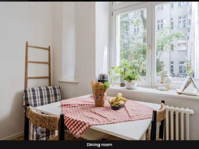 Schreinerstr. in F hain: bezugsfreie 2 Zi Whg im EG im SFL