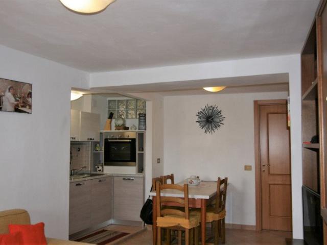 Scrofiano vendesi appartamento nel centro storico di mq 103. 103m² Scrofiano