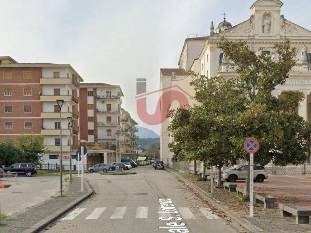 Scuola/Ufficio in vendita a Benevento, Centro