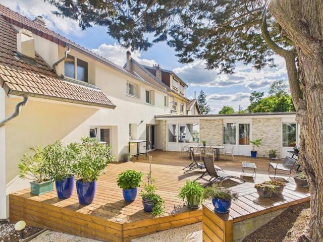 Scy Chazelles – Maison familiale de 300 m² avec 6 chambres et espace indépendant