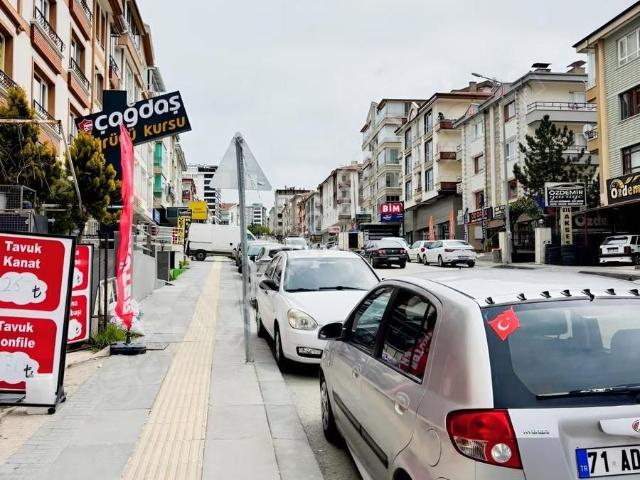 Sağduyu Cad Üzeri Saat Kulesi Yakını Toplam 40 M2 Kiralık Dükkan