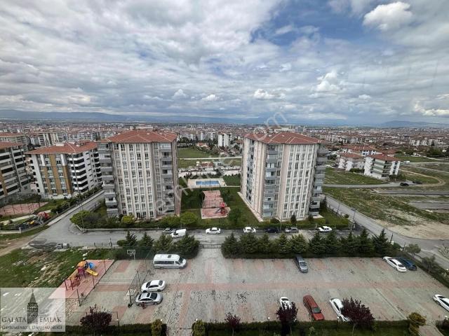 Sağlam Kayalık Zeminde Site İçi Satılık Daire