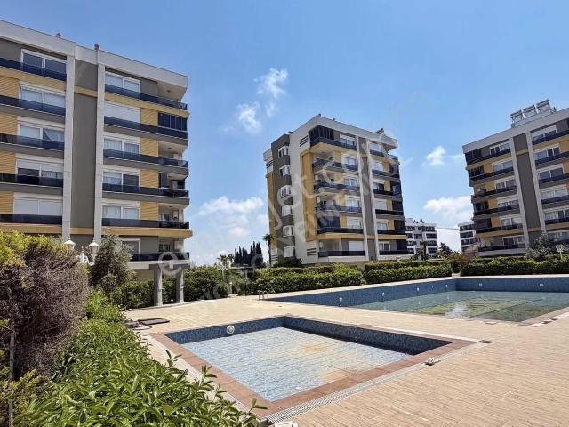 Samut Cıty'de Havuz Manzaralı 3+1 | Kapalı Otoparklı | Ayrı Mutf