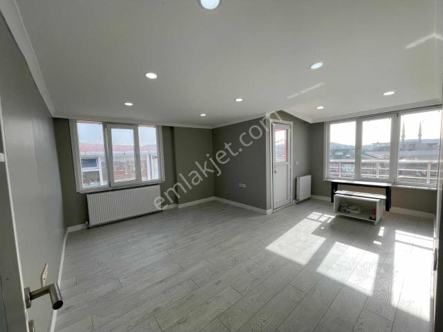 Samandıra Merkezde 170 M2 2 Daire Tek Fiyat Satılık Çarı Dubleks
