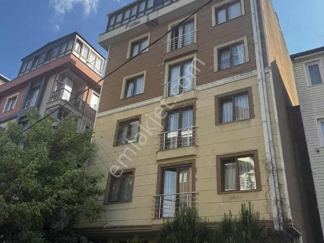 Samandıra'da Merkeze Yakın İçi Yenilenmiş 3 + 1 Satılık Daire