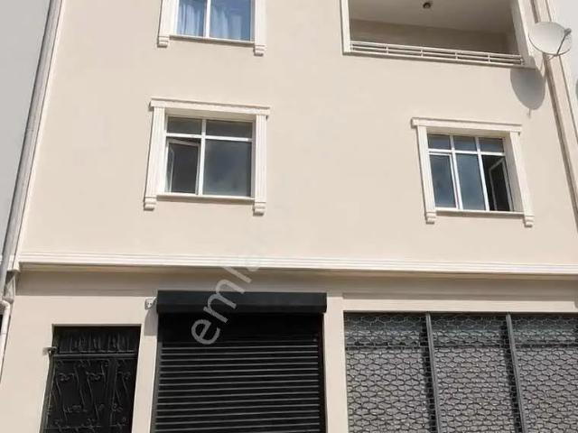 Samandra Diş Hastanesine Komşu Satılık Bina. Acil