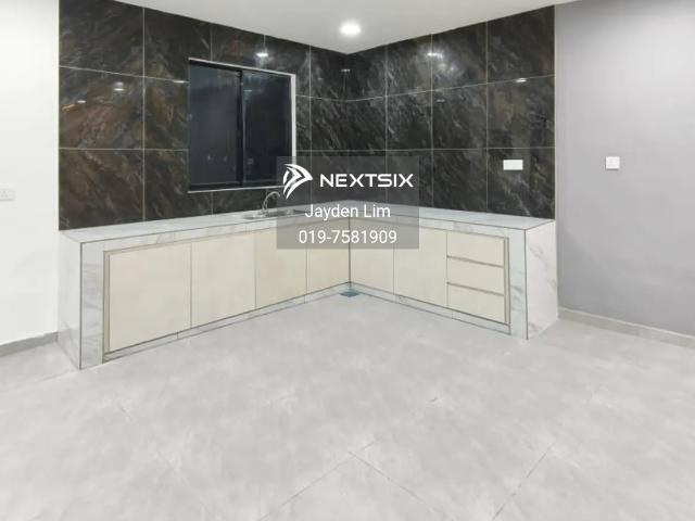 Same row with public bank Facing TD Central 2 adjoining shoplot 22x70 ️Freehold, non bumi ️Unblock View ️Facing main road ️currently all tenanted