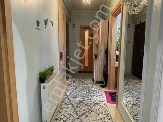 Samsun İlkadım Yenidoğan Mahallesi'nde Kat Tapulu 1.kat 3+1 Satılık Daire