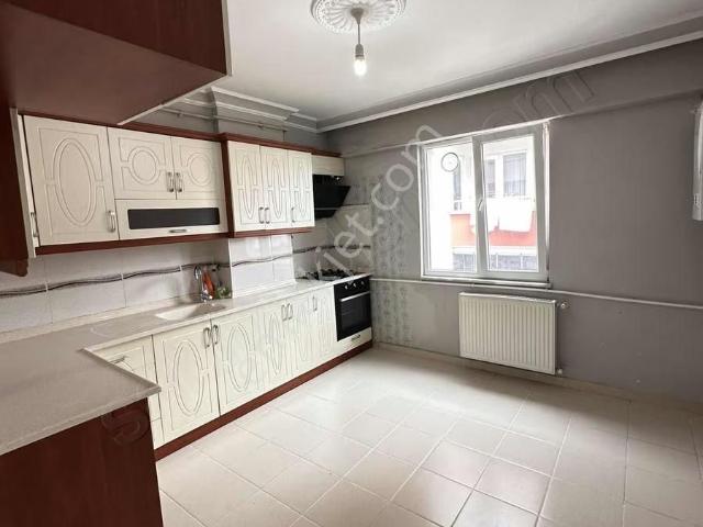 Samsun Merkezde Salon Mutfak Ayrı Geniş 2+1 Daire
