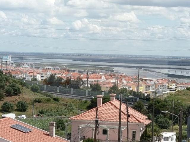SANTA IRIA DE AZOIA / ALTO DAS EIRAS: Moradia V6+1, Elevador, Piscina, Rooftop c/ vista rio