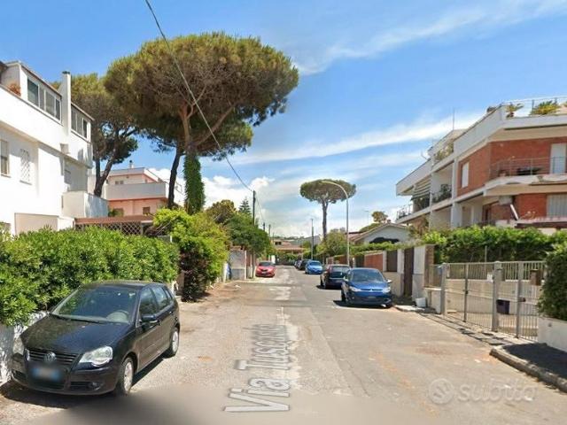 Santa marinella ampio monolocale arredato