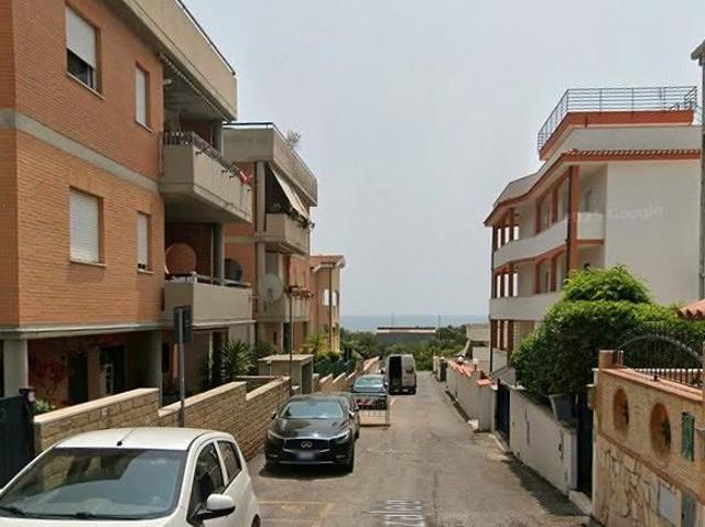 Santa marinella luminoso bilocale arredato