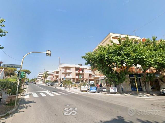 Santa marinella monolocale con giardino privato