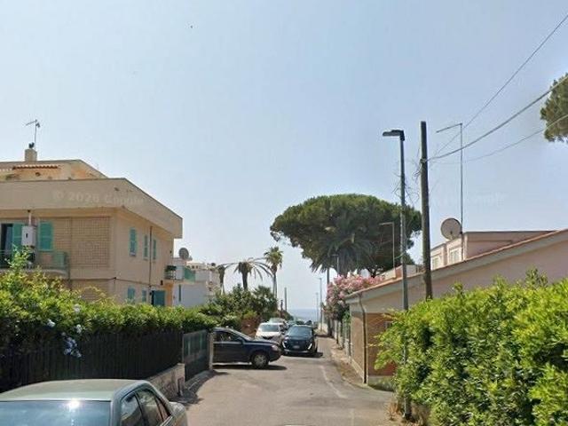 Santa marinella soleggiato quadrilocale arredato