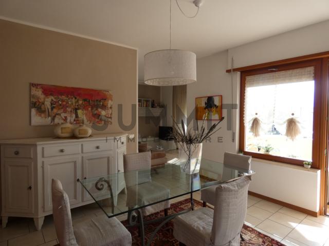 SANTORSO: TRICAMERE non arredato primo piano con terrazzo, garage singolo e cantina