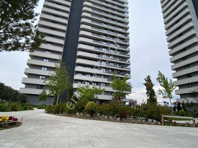 Santra Sitesi'nde Lüks Yapılı 4,5+1 Satılık Daire