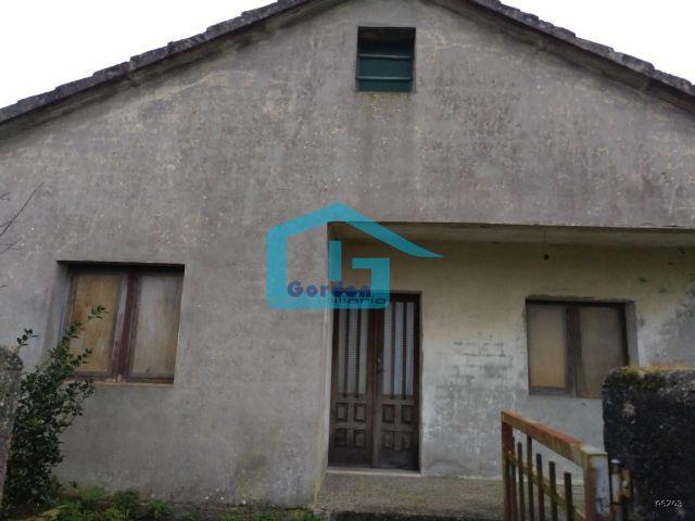 Sanxenxo: Villalonga, casa con finca en primera linea de mar.
