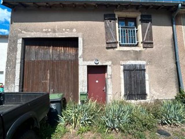 SANZEY – Maison de village de 166 m² avec terrain de 675 m², garage et dépendance