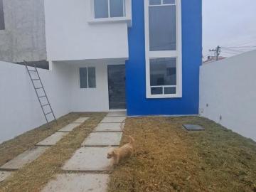 SAN CAYETANO. 150M2 TERRENO. 2 NIVELES. 3 REC. AMPLIA. TERMINADOS FINOS