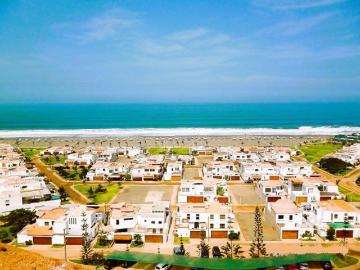 San Antonio, Cañete casa de playa en venta en Club Playa Boca León
