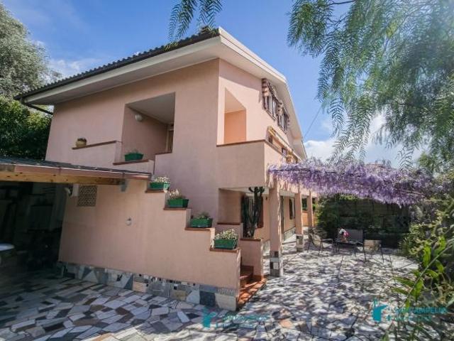 San Biagio della Cima ZONA COLLINA VENDESI CASA INDIPENDENTE CON GIARDINO PRIVATO