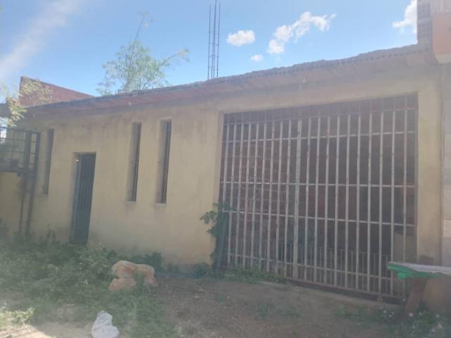 SAN DIEGO / RES. MONTE SINAI / OBRA GRIS / 2 NIVELES / 150M2 / 3 HAB