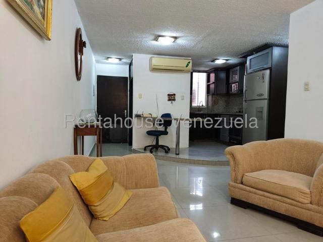 San Diego tulipán apartamento en alquiler Carabobo Desiree Castillo Rentahouse