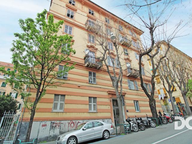 SAN FRUTTUOSO VIA GB D’ALBERTIS PERFETTI MQ. 102 CON BALCONE