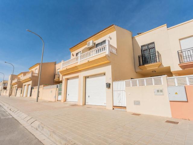 SAN ISIDRO Gran Dúplex familiar de 106 m2 con 2 Terraza una de 30, otra de 8 m2 aprox. y garaje