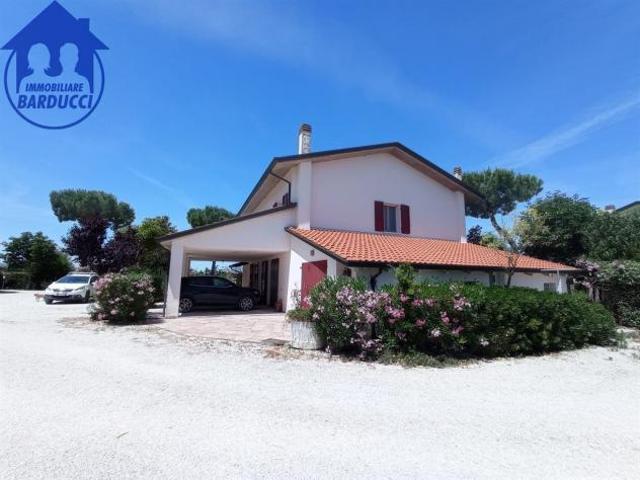 San Mauro Pascoli – Splendida Villa Singola con Ampio Giardino