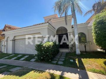 SAN PEDRO 1 CASA EN VENTA FRENTE AL PARQUE 4
