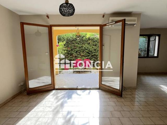 Sanary les prats, appartement rdj, terrasse, jardin, garage, piscine