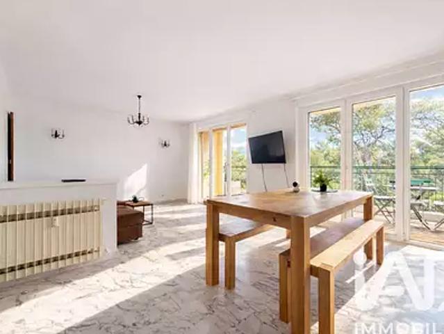Sanary sur Mer 83110 Achat / Vente appartement 2 pièces t2 au dernier étage