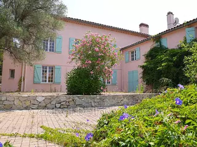 Sanary sur Mer 83110 Achat / Vente maison 15 pièces t15 piscine