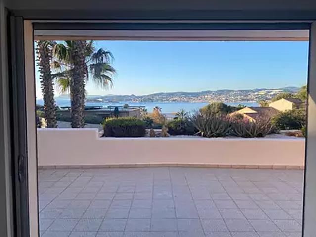 Sanary sur Mer 83110 Achat / Vente maison 5 pièces t5 au dernier étage terrasse