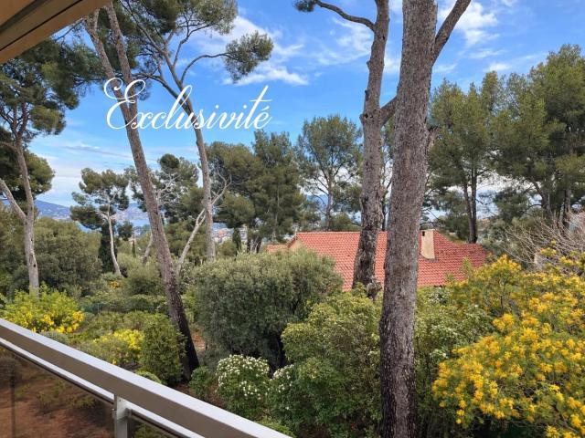 Sanary sur Mer, T3 avec terrasse + place de parking, à 10 mn du