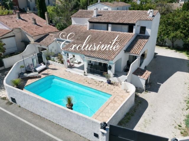 Sanary sur Mer, villa avec piscine, 4 chambres + garage et salle de sport
