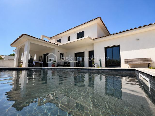 SANARY SUR MER – Villa d'architecte 2017 – 129 m² – Piscine – 3 suites – Terrain plat 800 m²