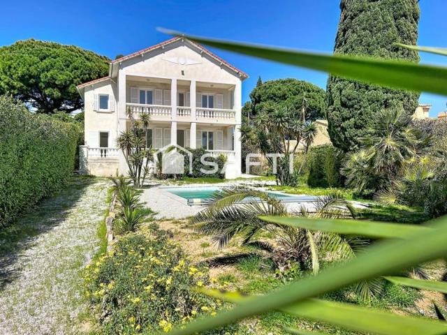 Sanary sur mer – port'issol | propriété d'exception à pied de la plage et du port
