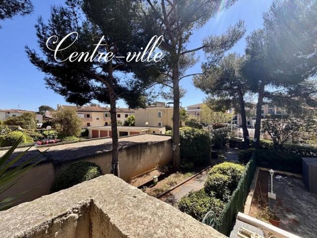 Sanary sur Mer, proche centre ville, T2 de 44 m² au 1er étage avec ascenseur