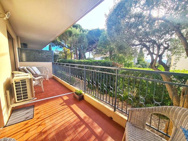 SANARY T3 PROCHE PORT ET PLAGES A PIED