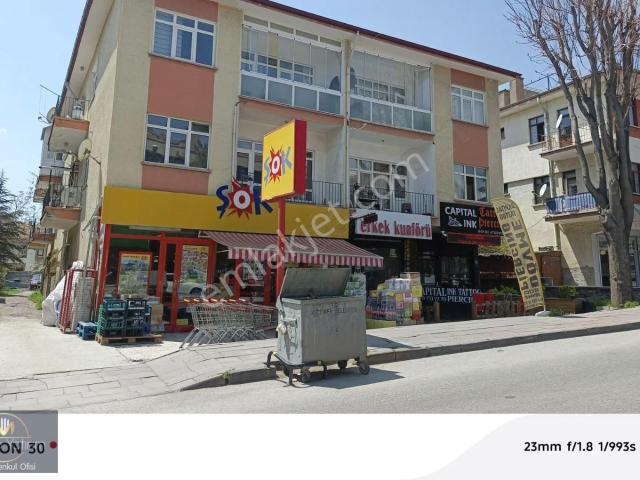 Sanatoryum Caddesinde 140 M2 İşlek Cadde Üzeri Ön Cepheli Bacalı