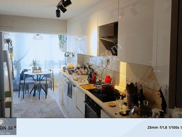 Sanatoryum Caddesinde 3+1 1 Oda Bağımlı Full+full Metro Yürüme Mesafesi