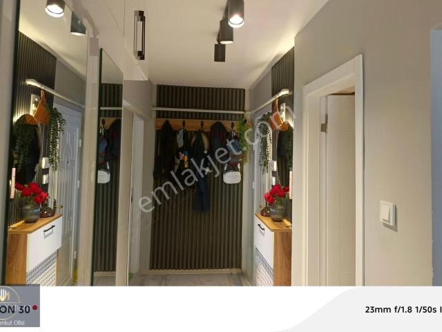 Sanatoryum Caddesinde 3+1, 1 Oda Bağımlı Full+full Metro Yürüme