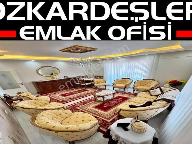 Sancaktepe Merkezde! 2 aileye Özel Tek Tapu 2 daire Megalüx 6+2
