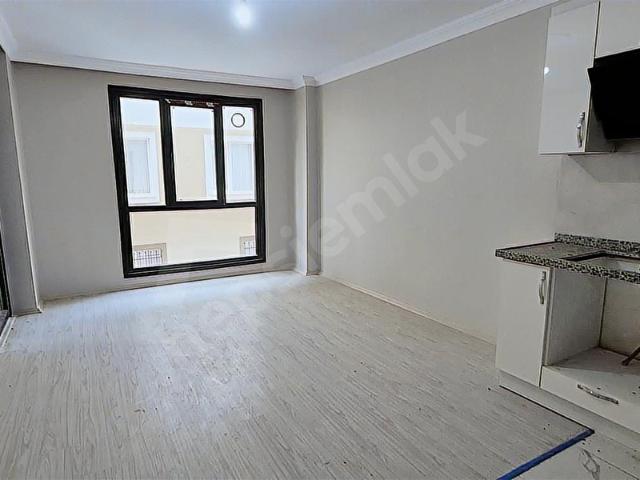 SANCAKTEPE ABDURRAHMANGAZİ SATILIK 2+1 BOŞ LÜKS DAİRE BACİK