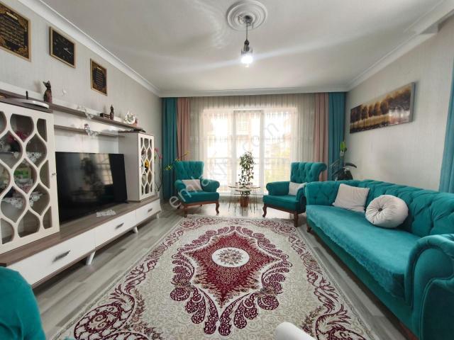 Sancaktepe İlkokulu Yanı Arakat Full Yapılı Cambalkonlu 3+1