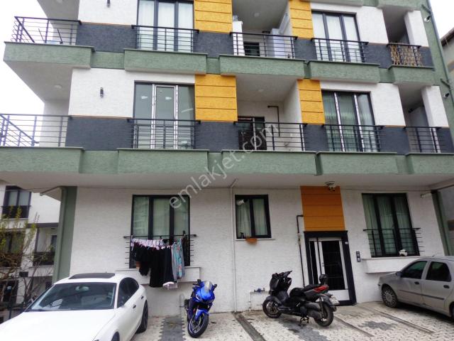 Sancaktepe Kanuni Cad.sıfır İskanlı 2 Banyolu 1.kat Satılık 3+1